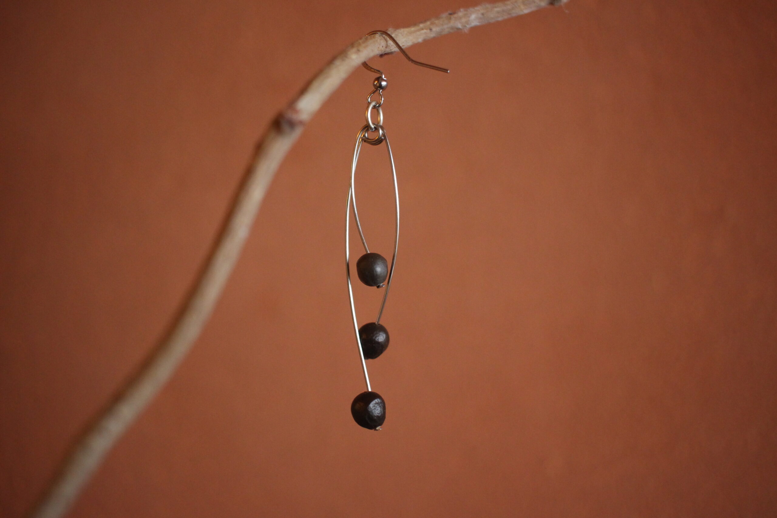 Boucles d'oreilles Défilé noire – Image 2