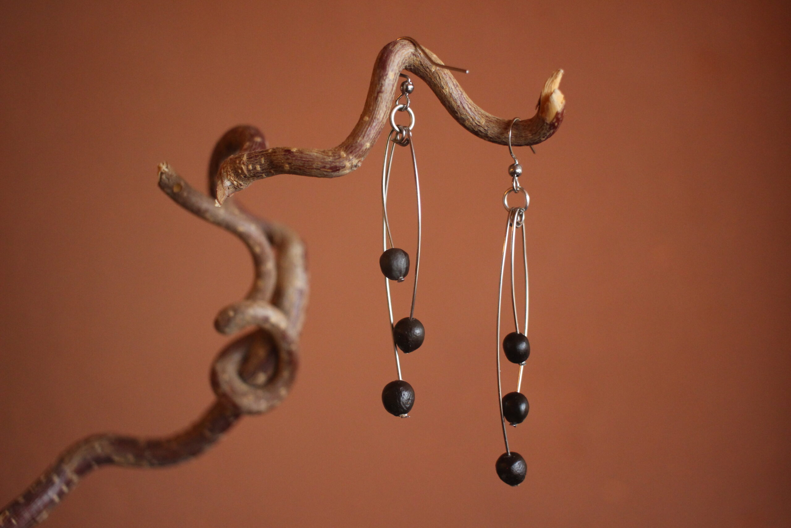 Boucles d'oreilles Défilé noire – Image 3