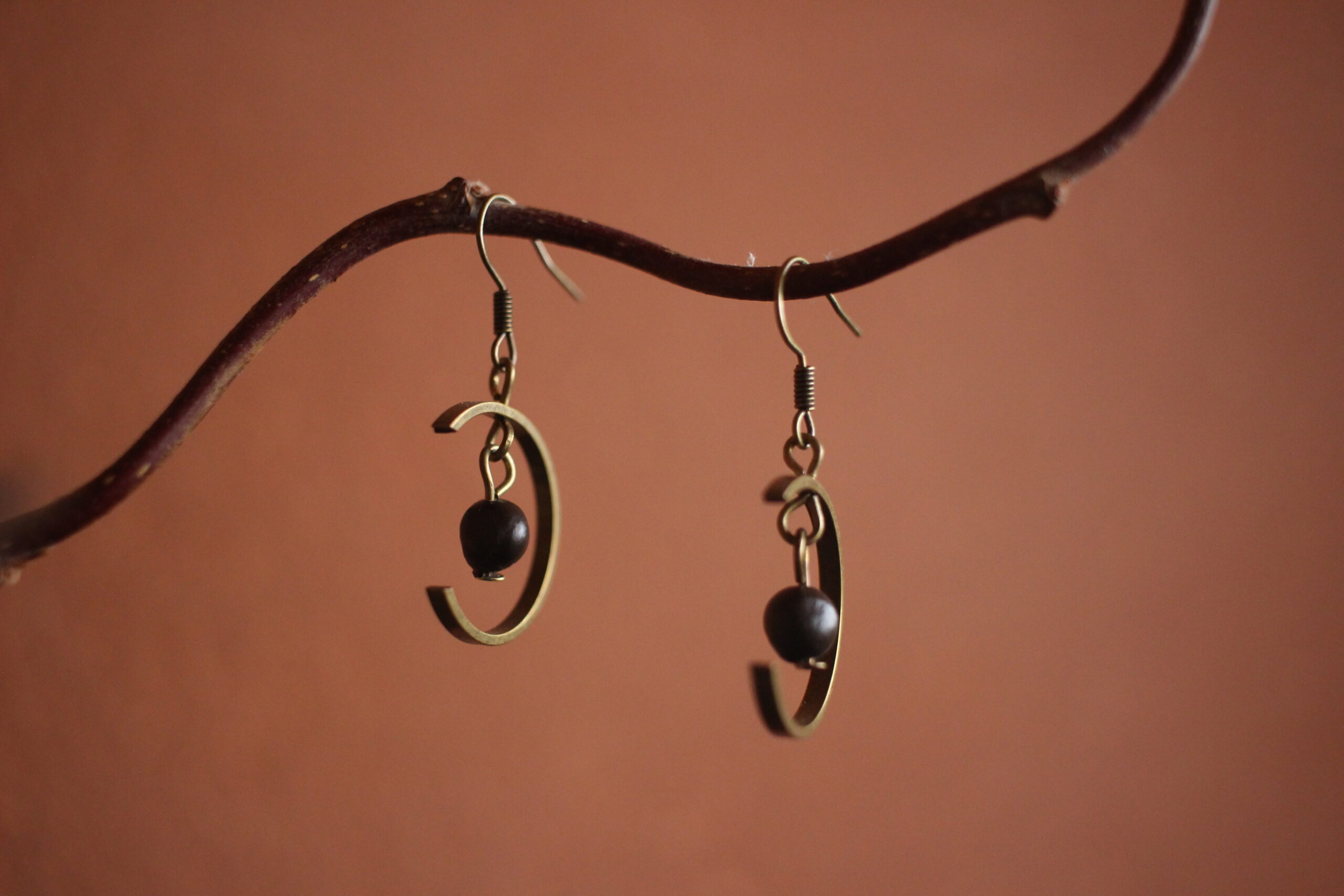 Boucles d'oreilles Lune noire – Image 5