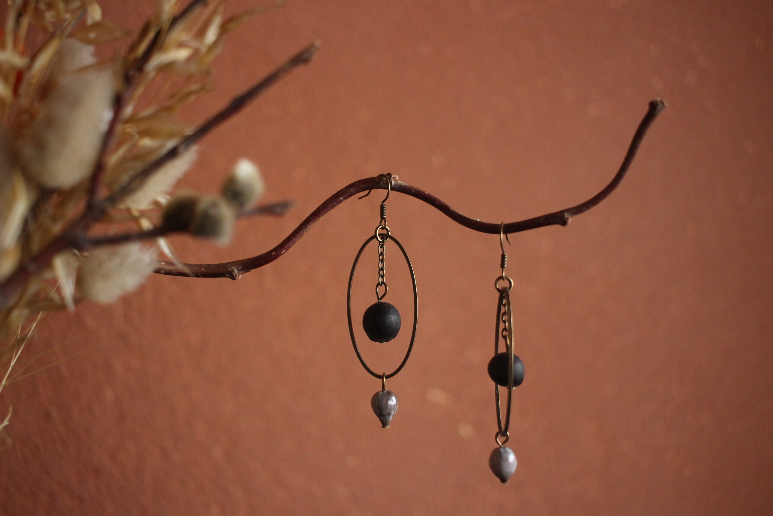 Boucles d'oreilles Ovale noire et job – Image 5