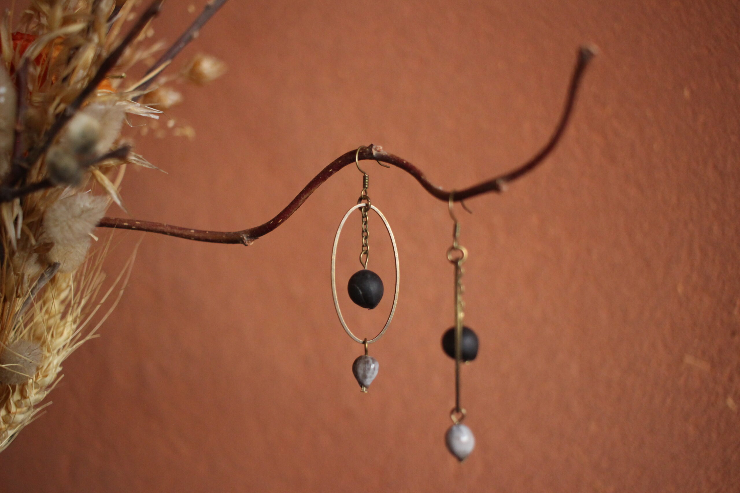 Boucles d'oreilles Ovale noire et job – Image 7