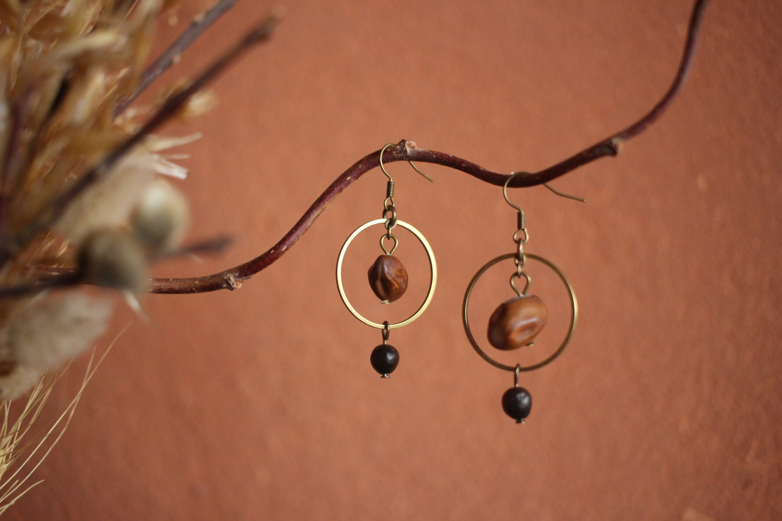 Boucles d'oreilles Rond marron et noir – Image 2