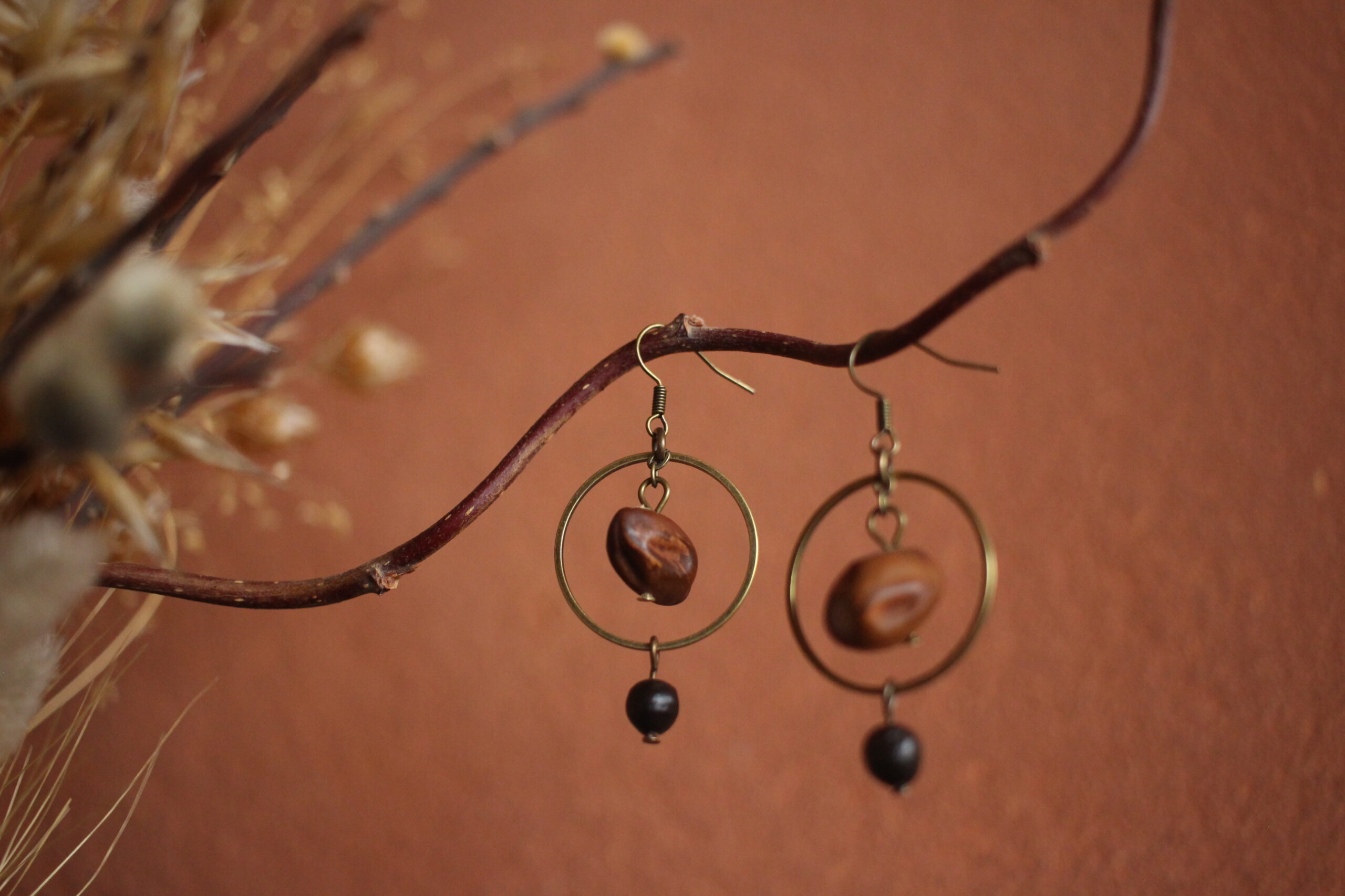 Boucles d'oreilles Rond marron et noir – Image 4