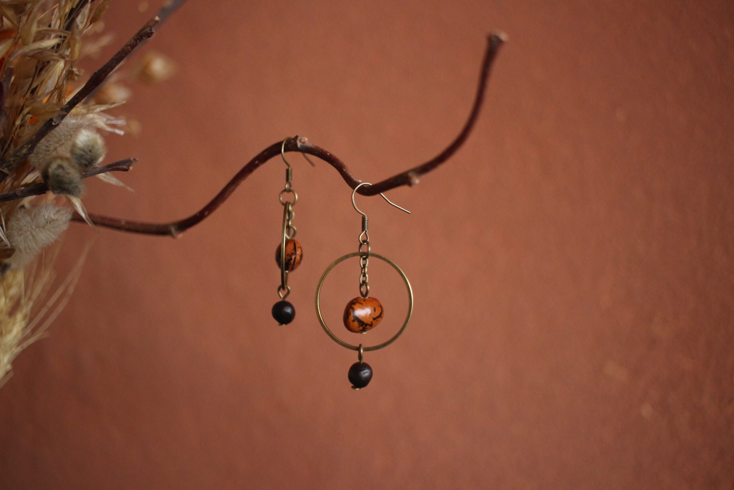 Boucles d'oreilles Petit rond haricot coco et Savonnier de Chine – Image 4