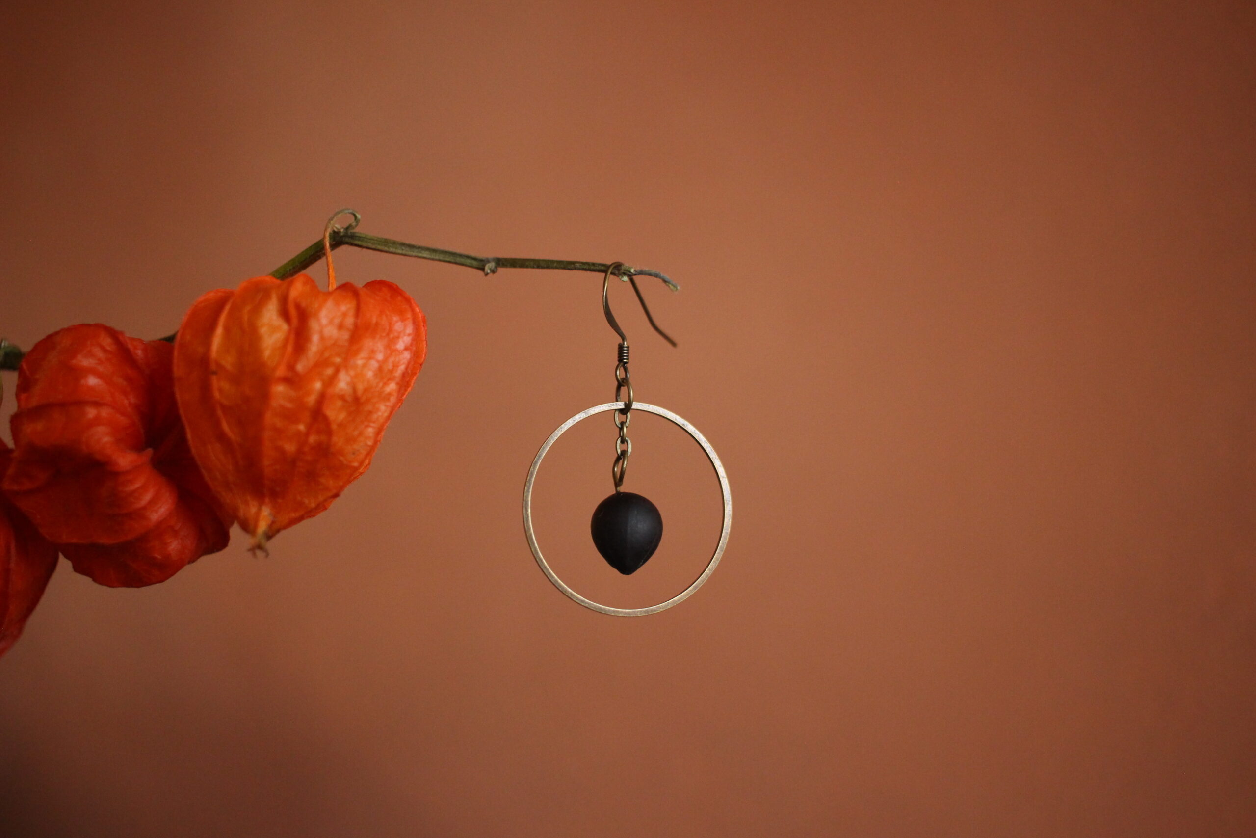 Boucles d'oreilles Rond noir – Image 5