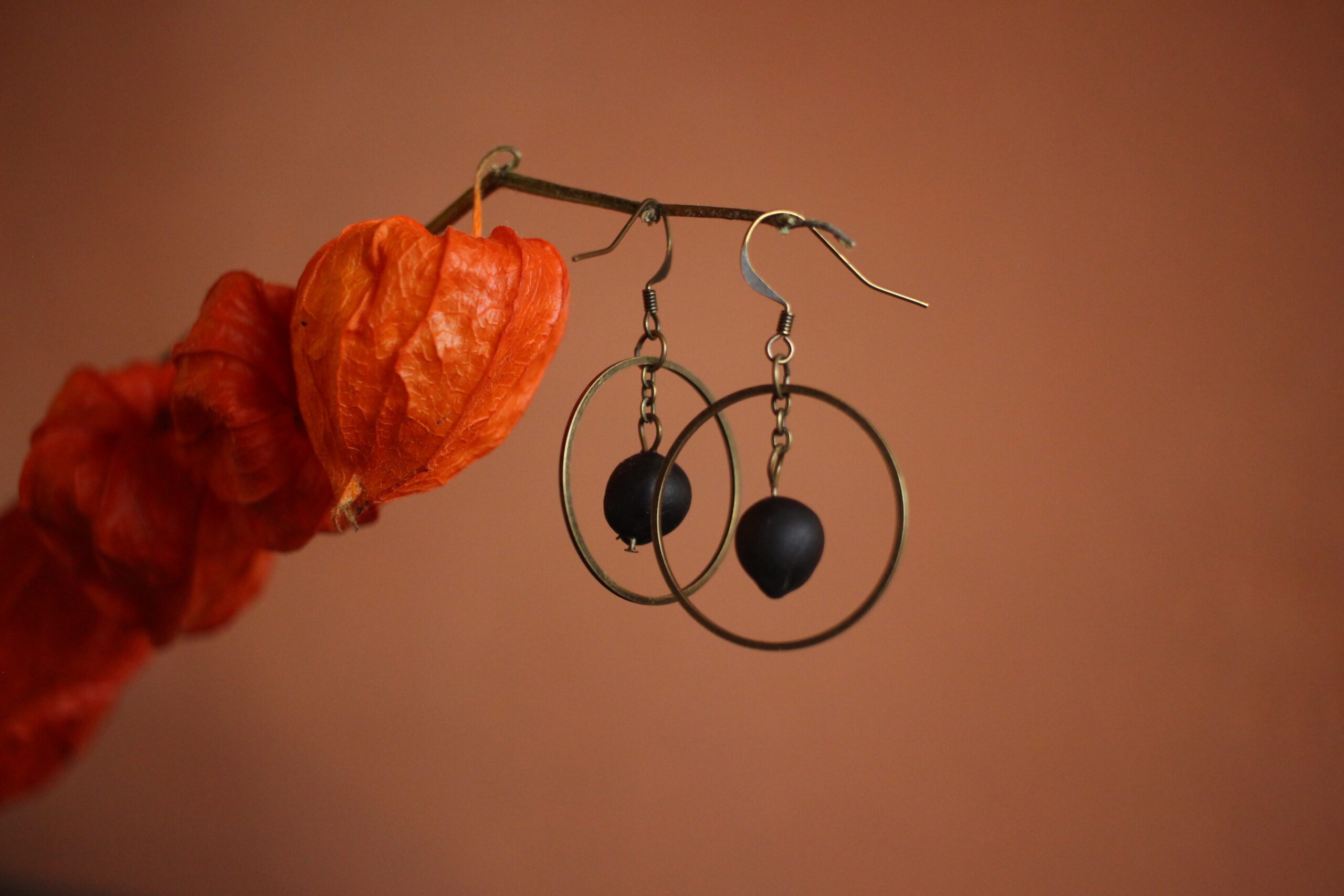 Boucles d'oreilles Rond noir – Image 4