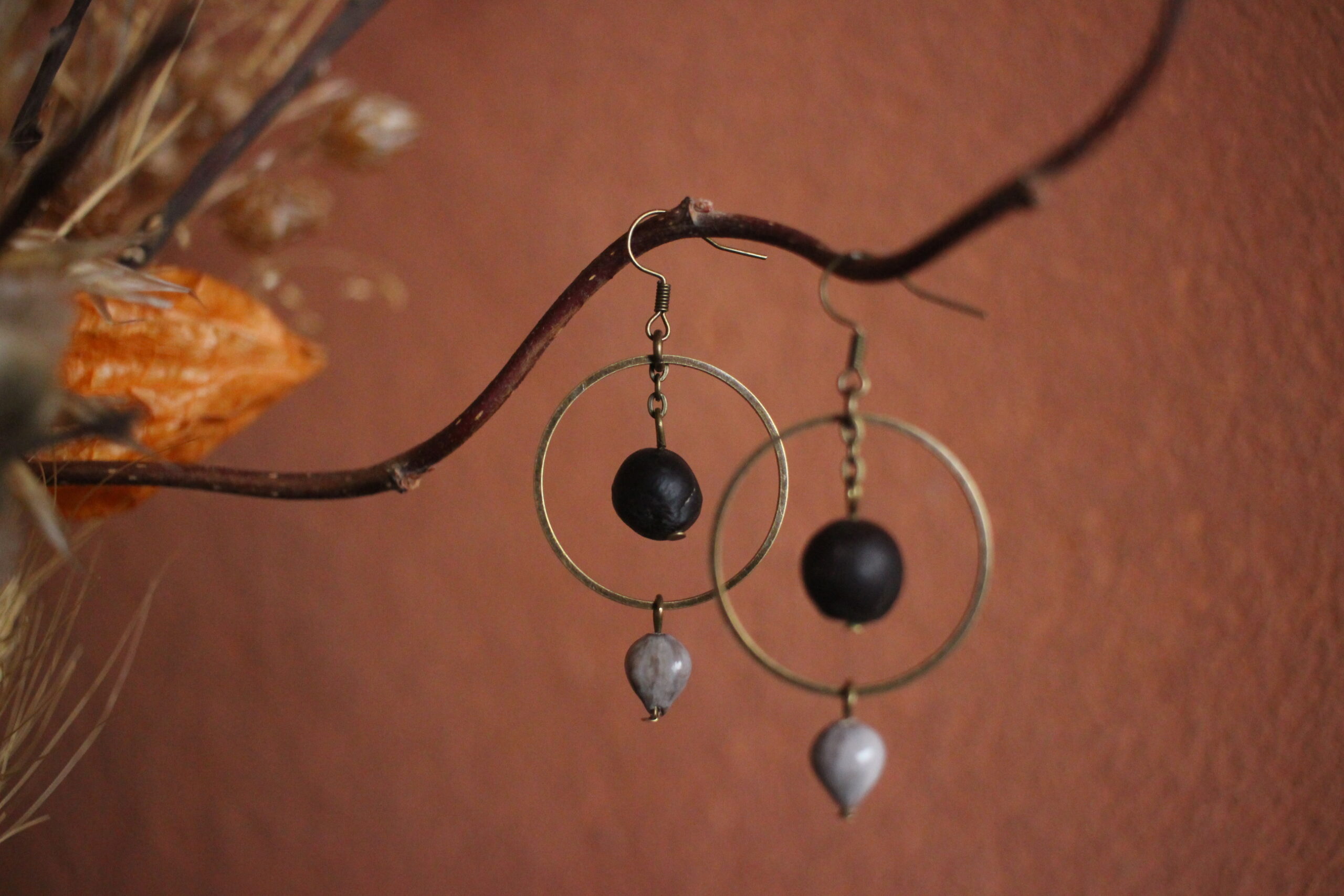 Boucles d'oreilles Rond noir et job