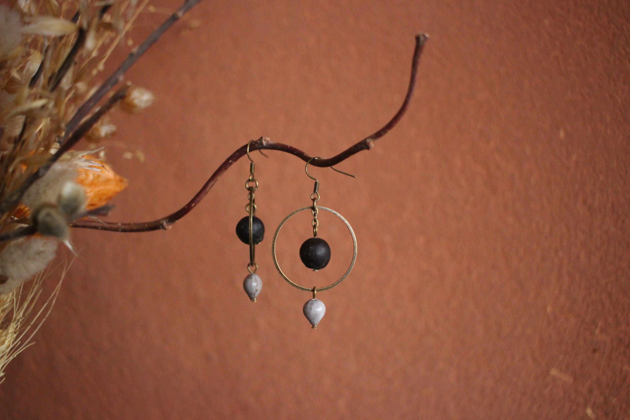 Boucles d'oreilles Rond noir et job – Image 3